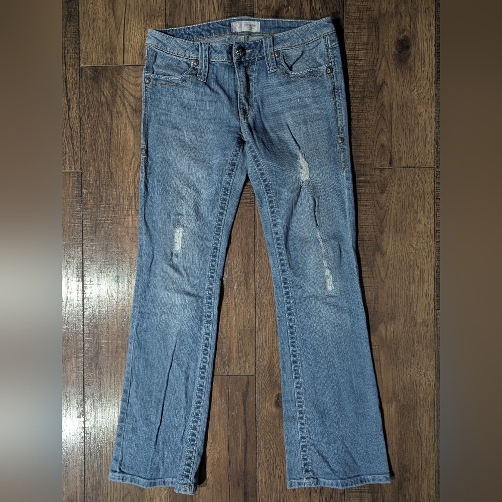 Twenty X Houston Low Rise Slim Fit Distressed Light Wash Jeans Size 30x32 Studs